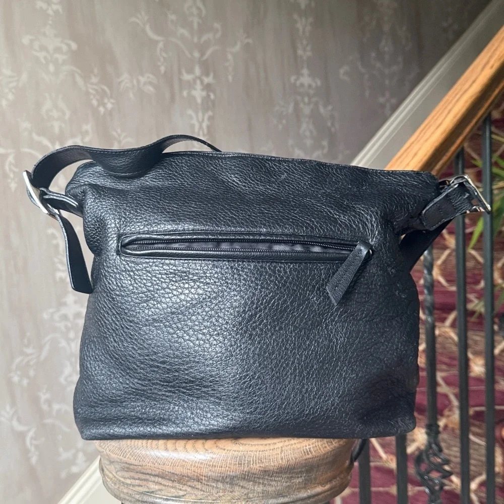 GIANNI BERNINI ladies hobo style handbag, excellent condition, leather